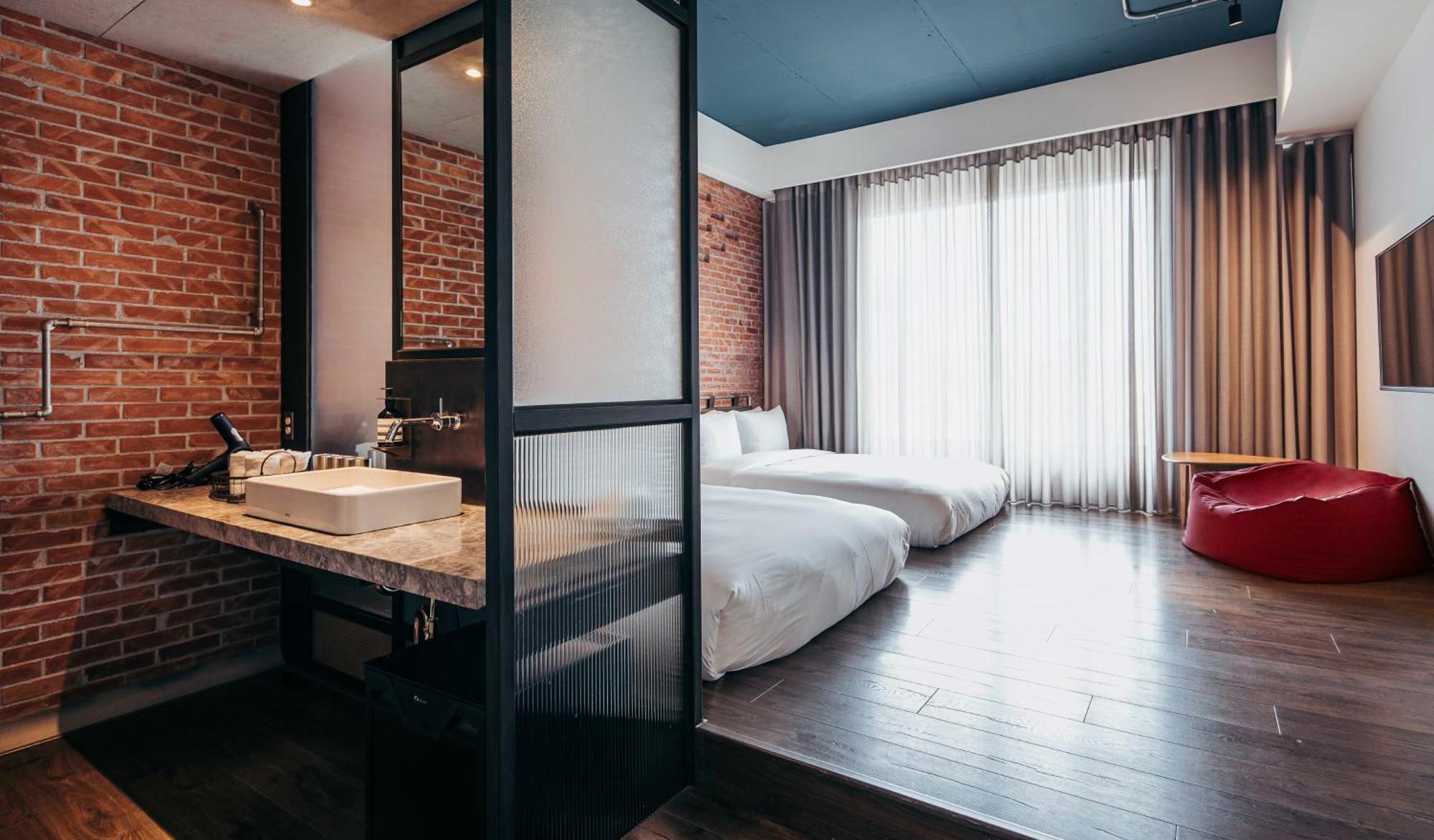 U.I.J Hotel & Hostel Ταϊνάν Εξωτερικό φωτογραφία